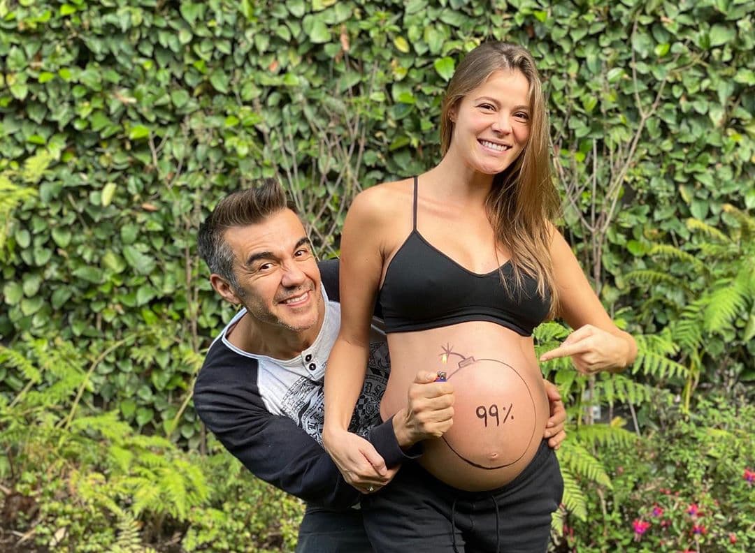 Desde que Thuany Martins, novia de Adrián Uribe, anunció su primer embarazo no dejó de compartir detalles de su etapa de gestación en redes sociales. Mira en fotos cómo fue la dulce espera de los famosos.