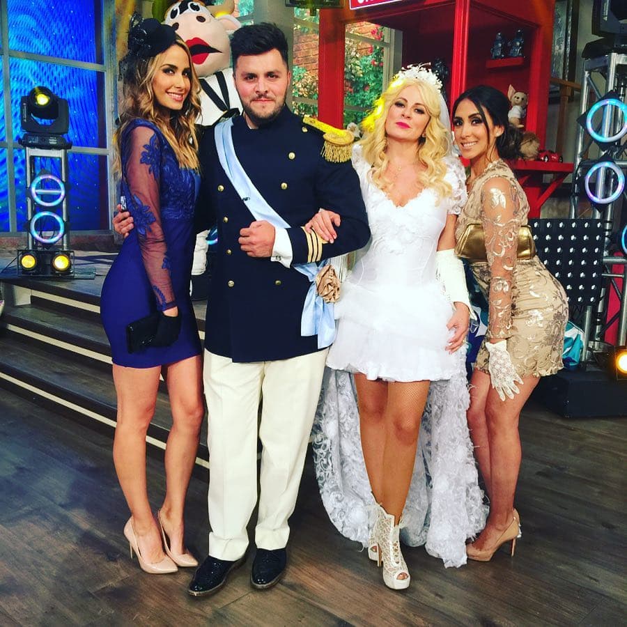 Este disfraz en pareja sin duda los hará recordar su boda.