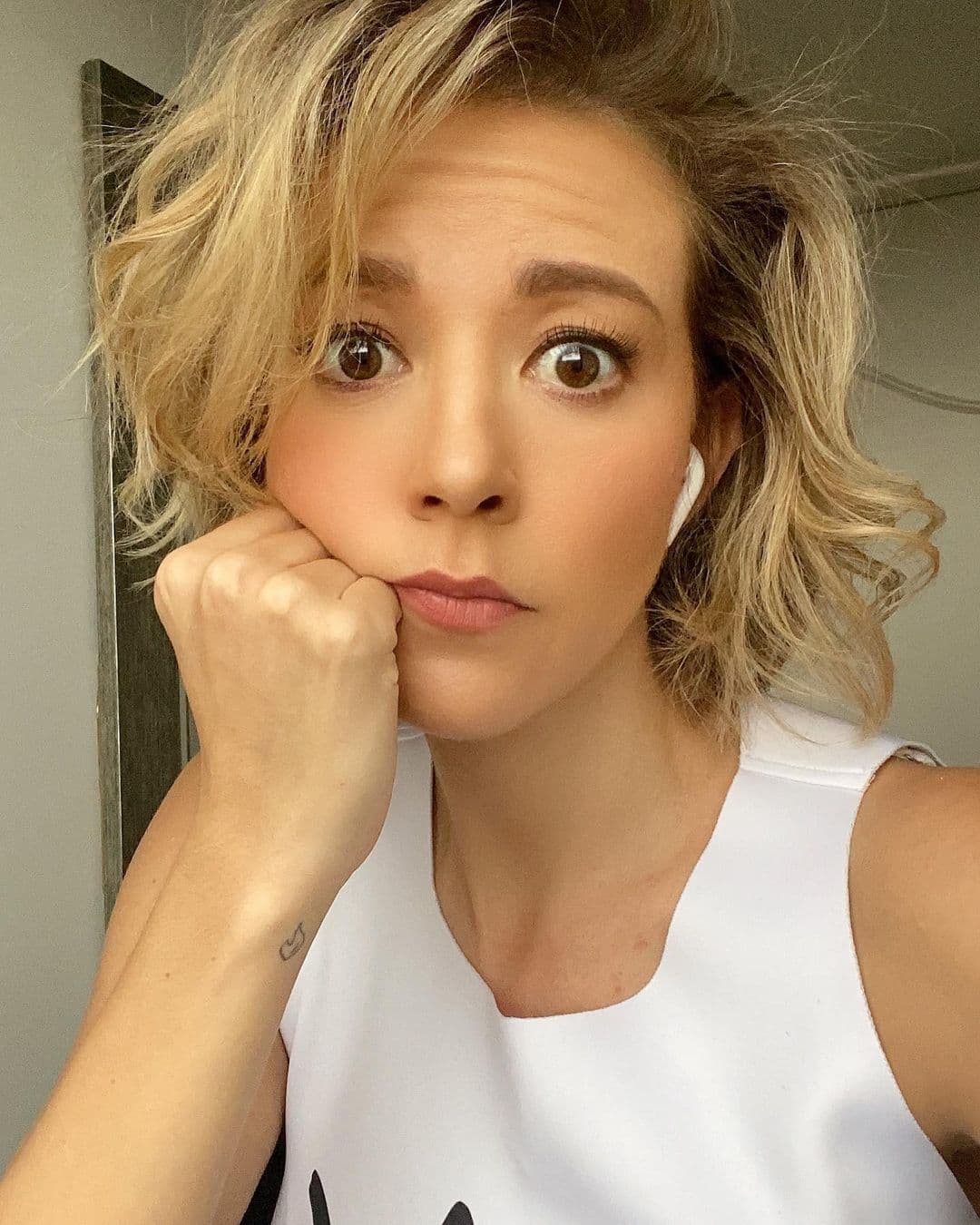 Fernanda Castillo causa revuelo con atrevida foto y famosos reaccionan: ‘Wow, hermosa’