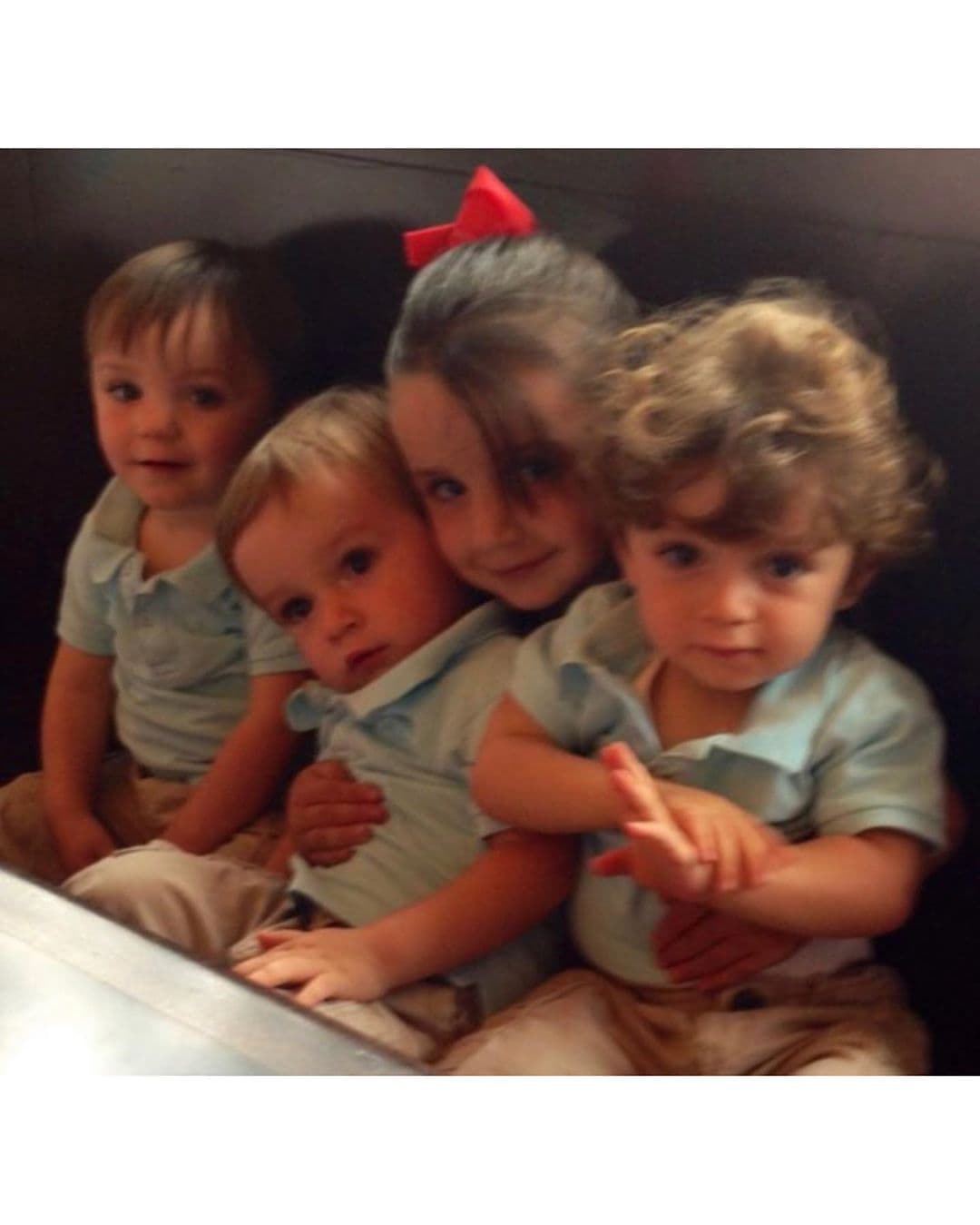 “Eres mi maestra en la maternidad y sé que a través de las etapas que vas descubriendo a mi lado, me vas enseñando muchos valores y experiencias inolvidables. ¡¡¡Eres mi vida entera!!! ¡¡Eres la vida entera de todos nosotros!! ¡¡La mejor hermana e hija mayor!!”, destacó.