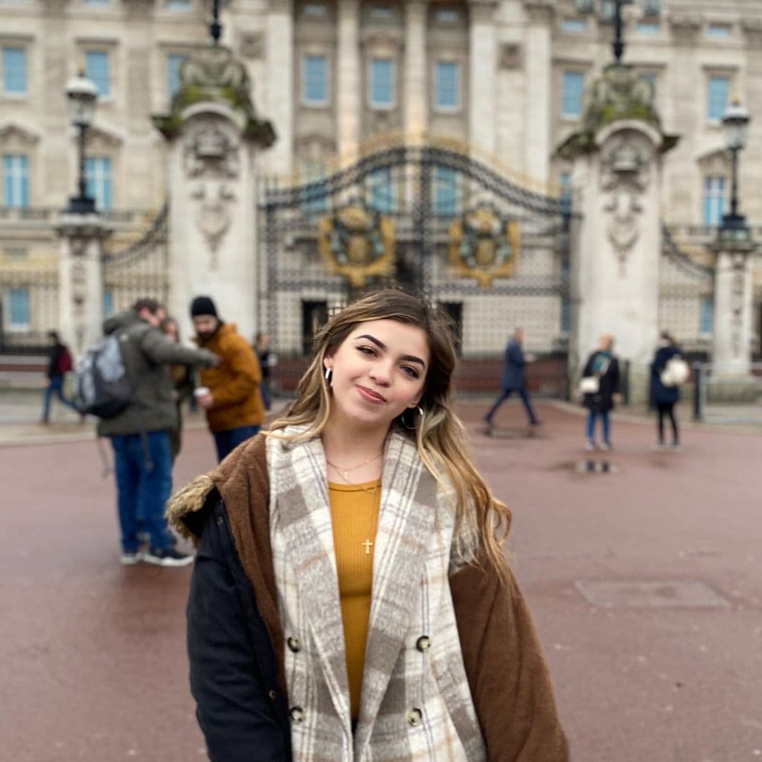 A través de su cuenta oficial de Instagram, la bailarina ha mostrado su pasión por dicha disciplina y por viajar con postales desde ciudades como Londres y Chicago.
