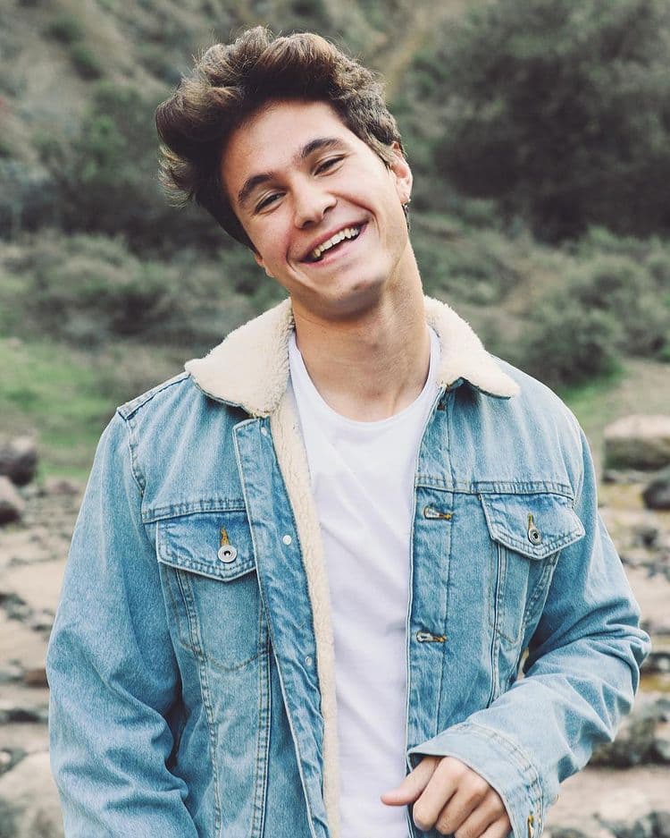 El actor participó en programas unitarios, pero su gran oportunidad llegó en 2016 cuando se unió al elenco de ‘Soy Luna’ y participó en la serie española ‘Bajo la red’.