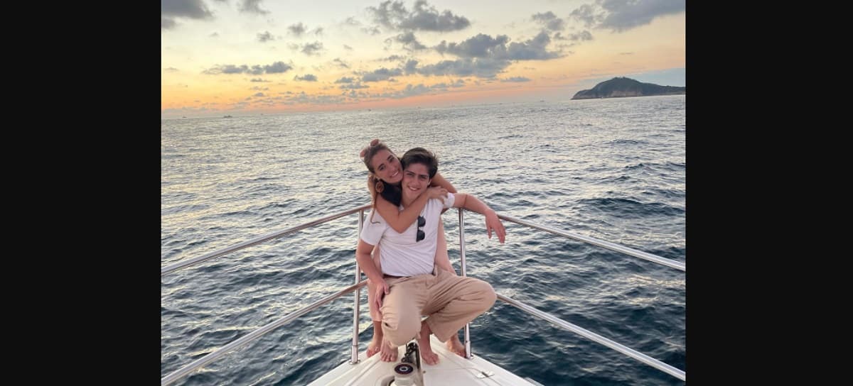 Patricio de Rodas es novio de Maya Ricote, hija de Gaby Rivero. El romance nació cuando se encontraron en la telenovela ‘Vencer el Pasado’.