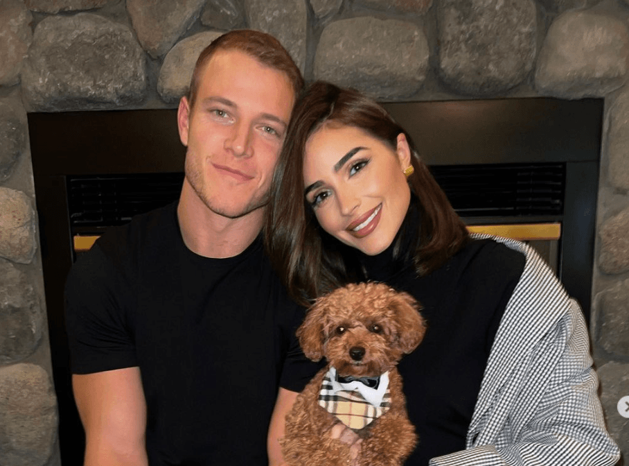 Ex Miss Universo se comprometió con jugador de la NFL ¡y así de grande es su anillo!