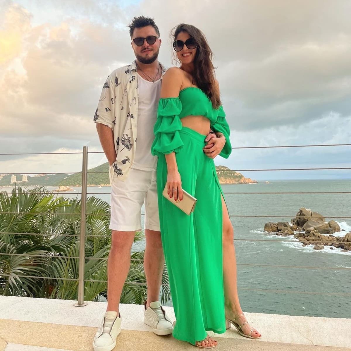 La novia de Paul Stanley, quien ha demostrado ser bastante activa en redes sociales, no solo llama la atención por su noviazgo con el conductor de Hoy, sino también por su excelente sentido del humor y su belleza.