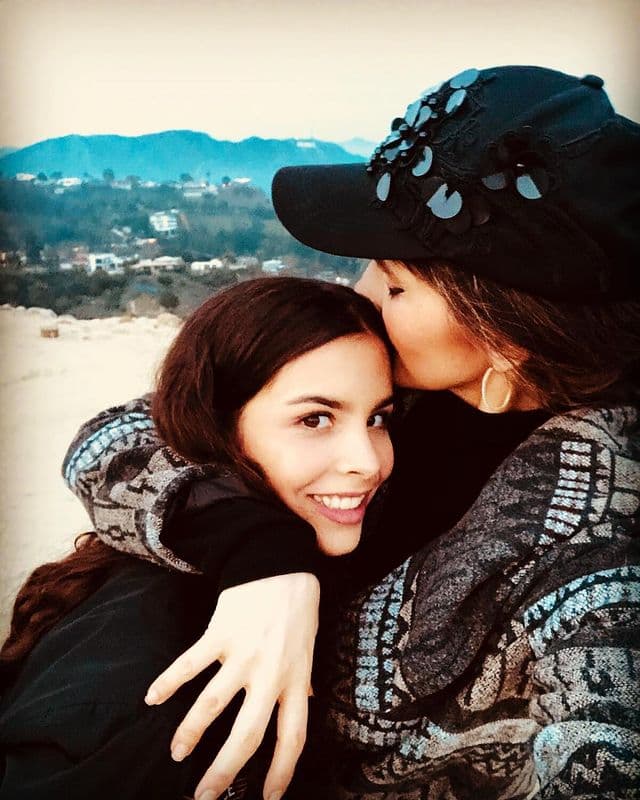 Ana Bárbara recibe a Paula, hija de Mariana Levy, en su casa y conmueve con mensaje