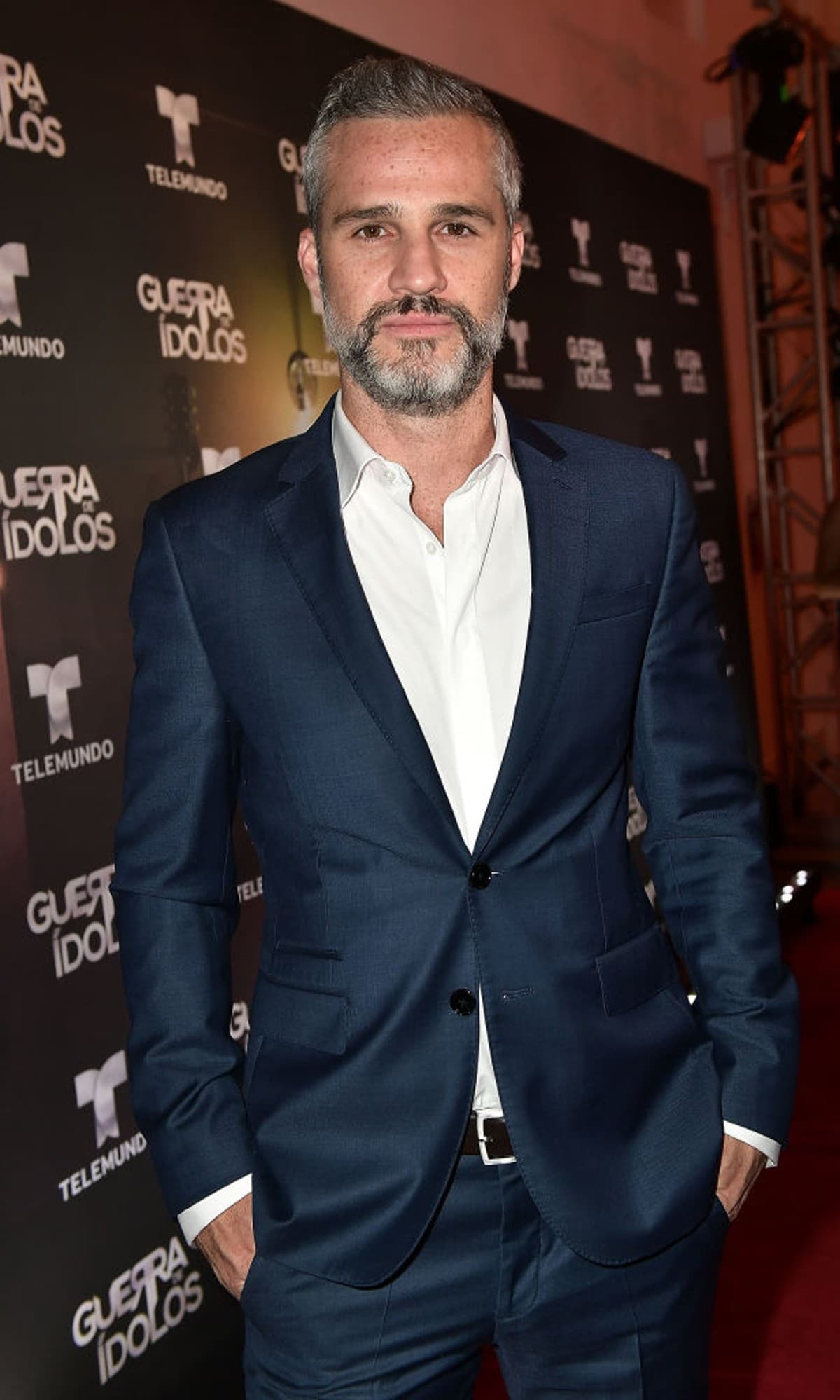 Juan Pablo Medina se deja ver caminando por primera vez con prótesis