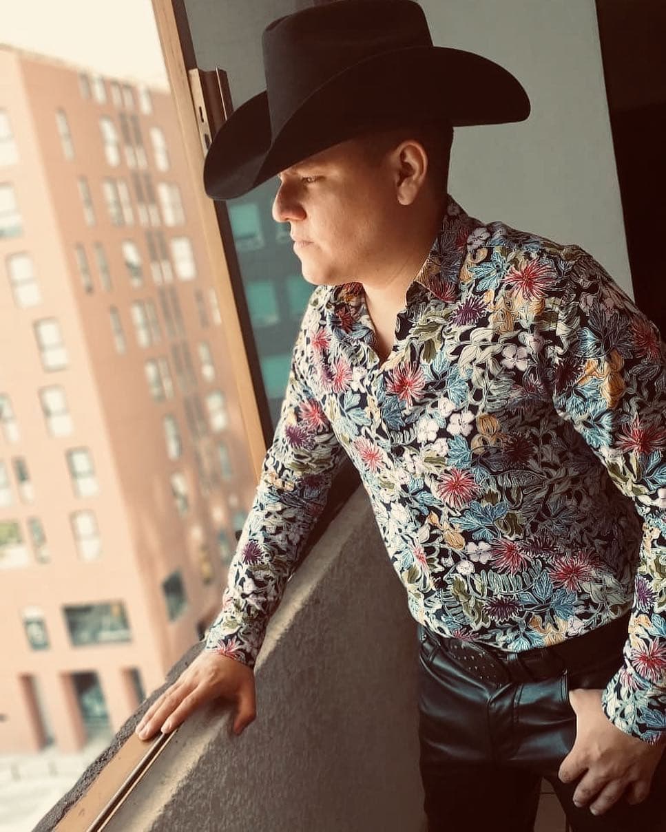 Cristian Jacobo toma los primeros lugares en las principales listas de éxitos