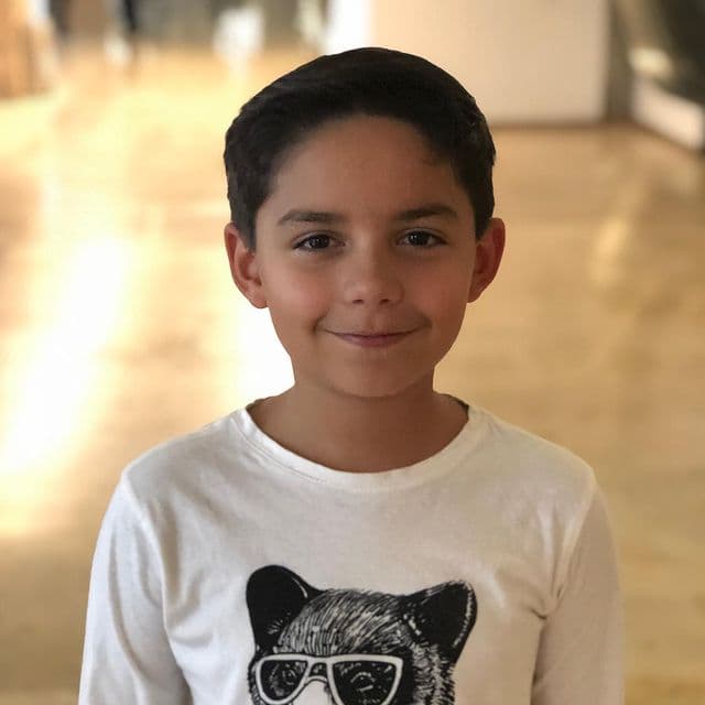 El sobrino de Biby Gaytán es el hijo menor de Karla Priego y Ruy Gaytán; al igual que varios miembros de su familia, el pequeño comenzó su carrera de actor a muy temprana edad.