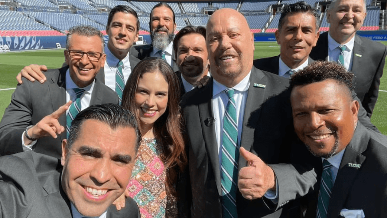 Piden oraciones para comentarista de TUDN; lo reportan grave