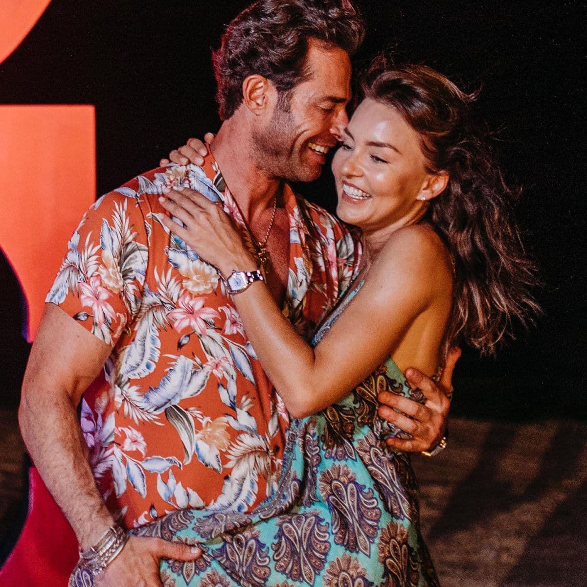 Sebastián Rulli reaccionó al ver a su novia en traje de baño