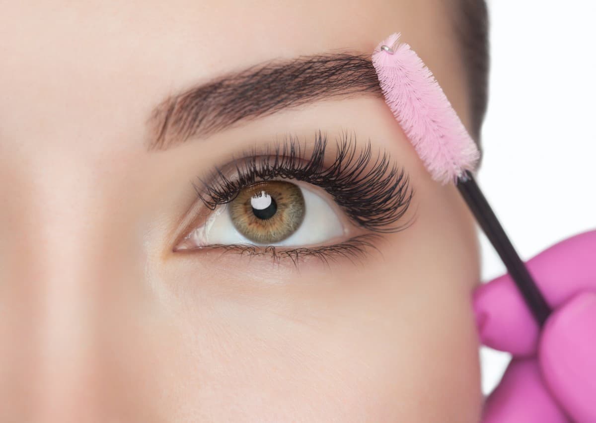 Biotina para pestañas y cejas: ¿cuáles son sus beneficios?