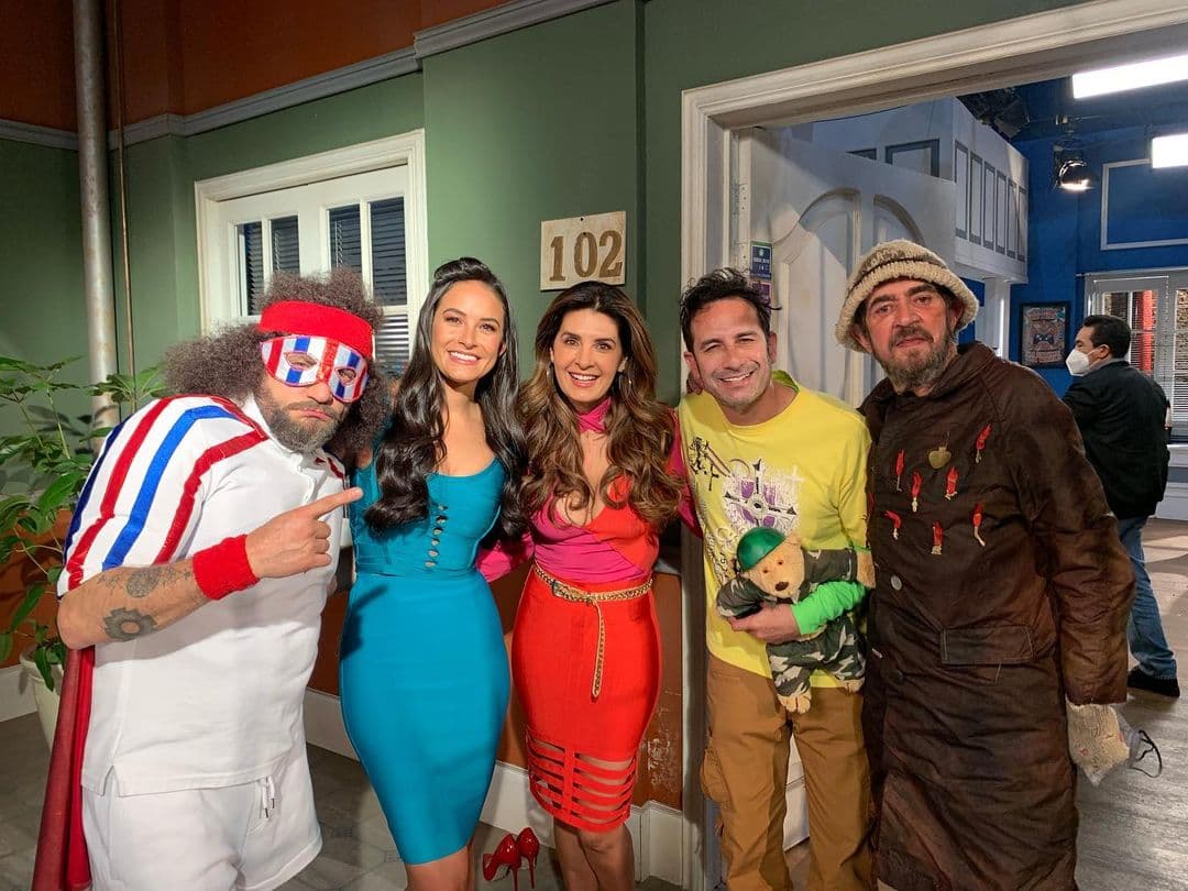 "Esta ?! .. es mi familia ! .. que afortunado Soy me cae . Ya falta poco familia !! Se les quiere", escribió Dario Ripoll con esta imagen.
