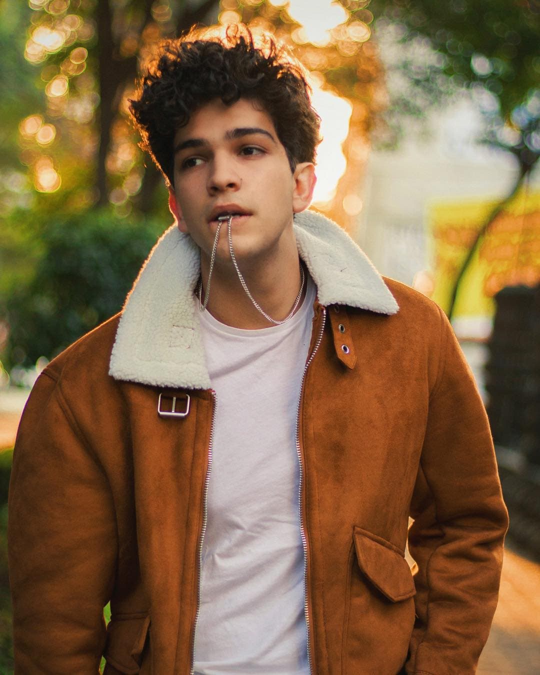 ¿Qué te gusta y qué no te gusta comer? Como absolutamente todo, bueno la leche no me gusta. Vivo con un régimen alimenticio, entonces por lo general siempre estoy comiendo sano.