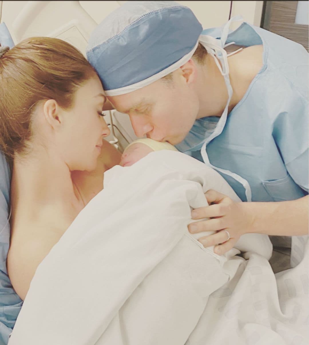 Anahí presenta la carita de su bebé: 'Hola, mundo, soy Emiliano'