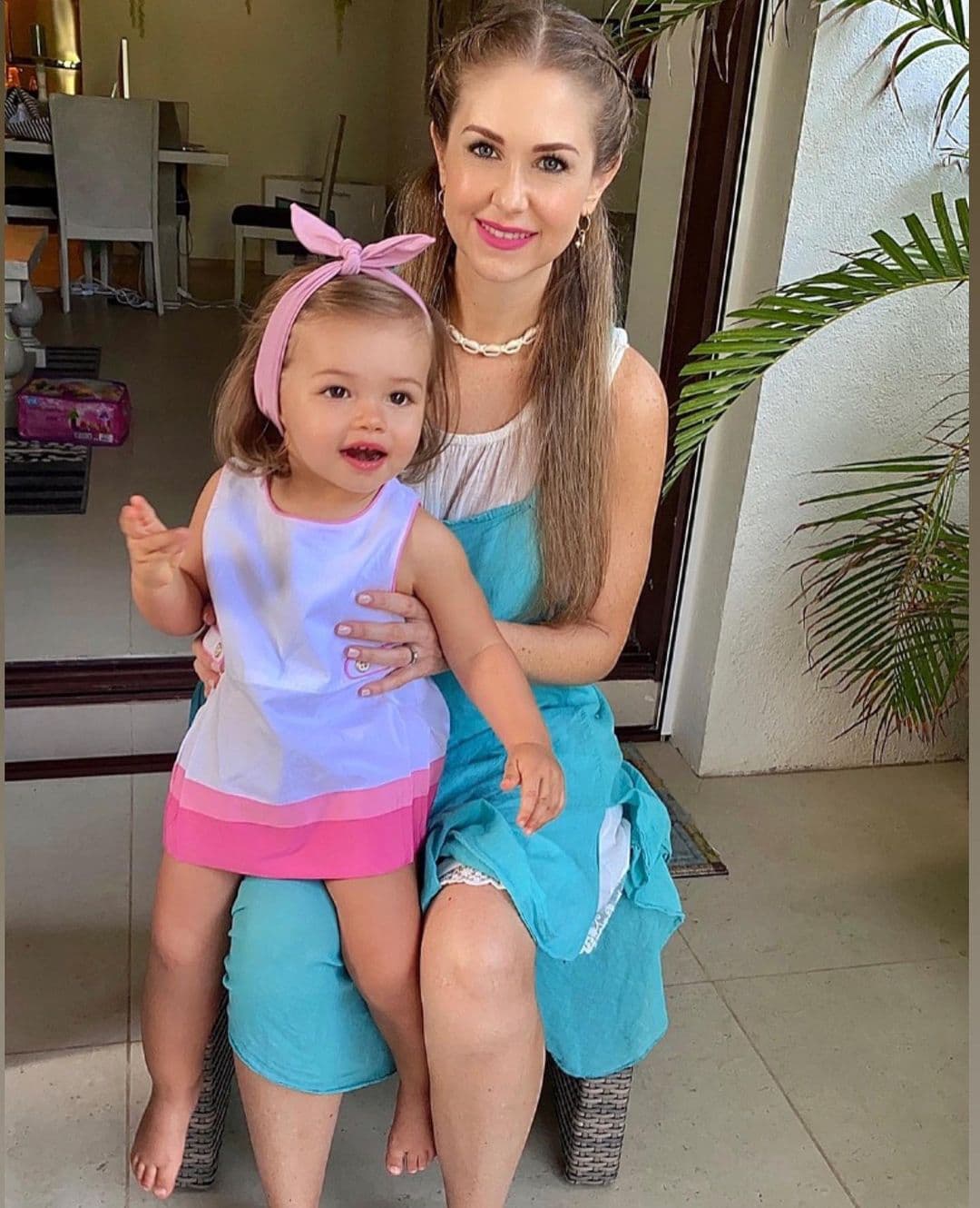 Hija de Ingrid Martz sufre fuerte caída y termina con dos dientes rotos: ‘No hizo drama ni lloró’