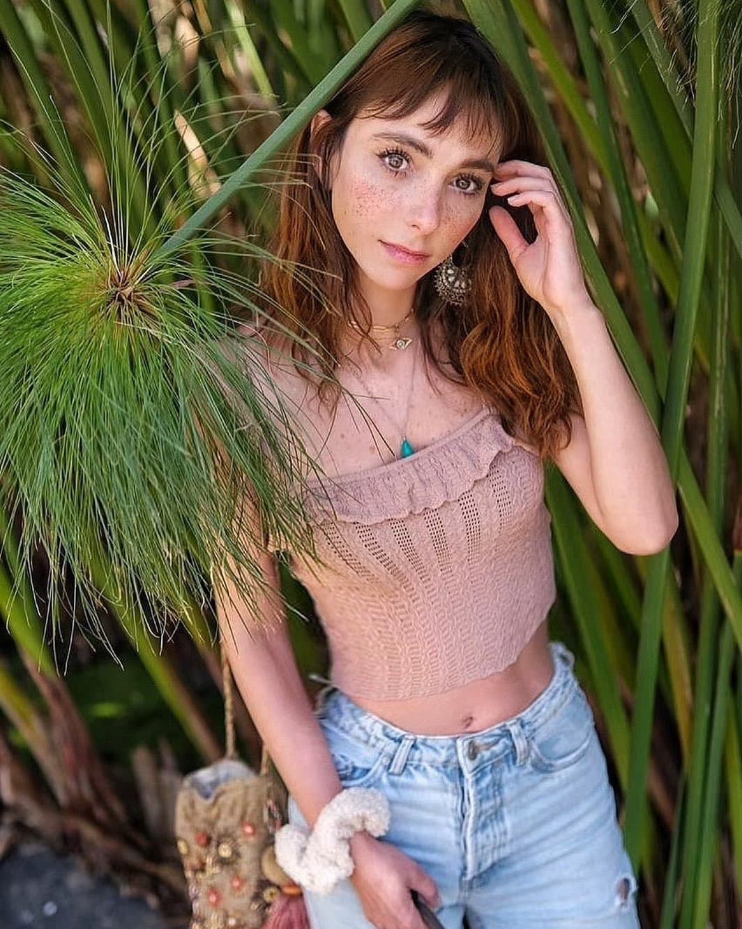 Natalia Téllez se deja ver despeinada, en bikini y luciendo mini cintura: “Volteada con tortícolis”