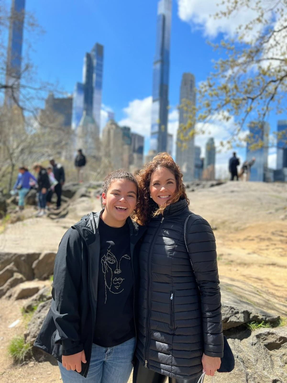 La cantante quedó asombrada por lo que tiene su hija en el celular