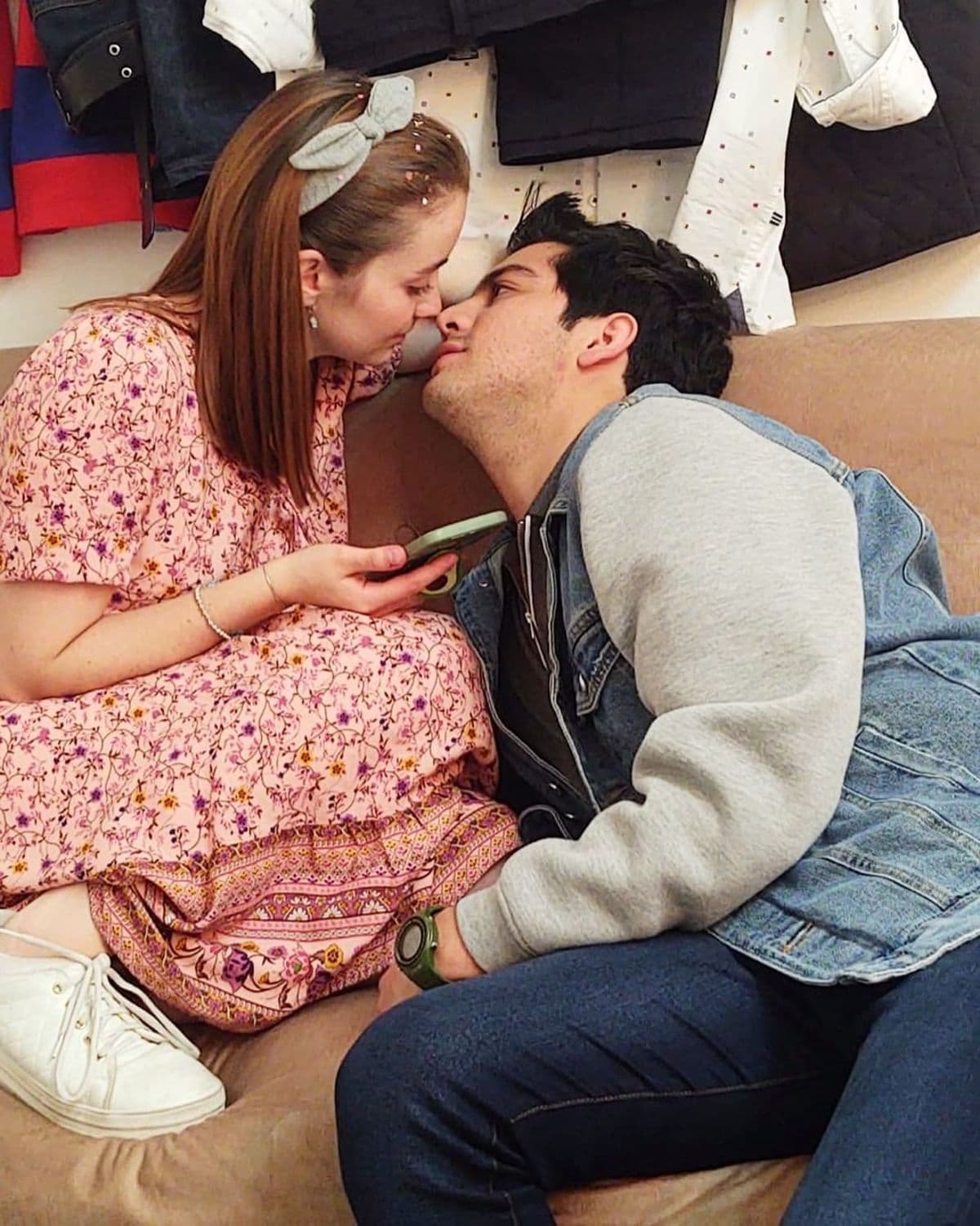 Actores de 'S.O.S Me estoy enamorando' presumen su noviazgo