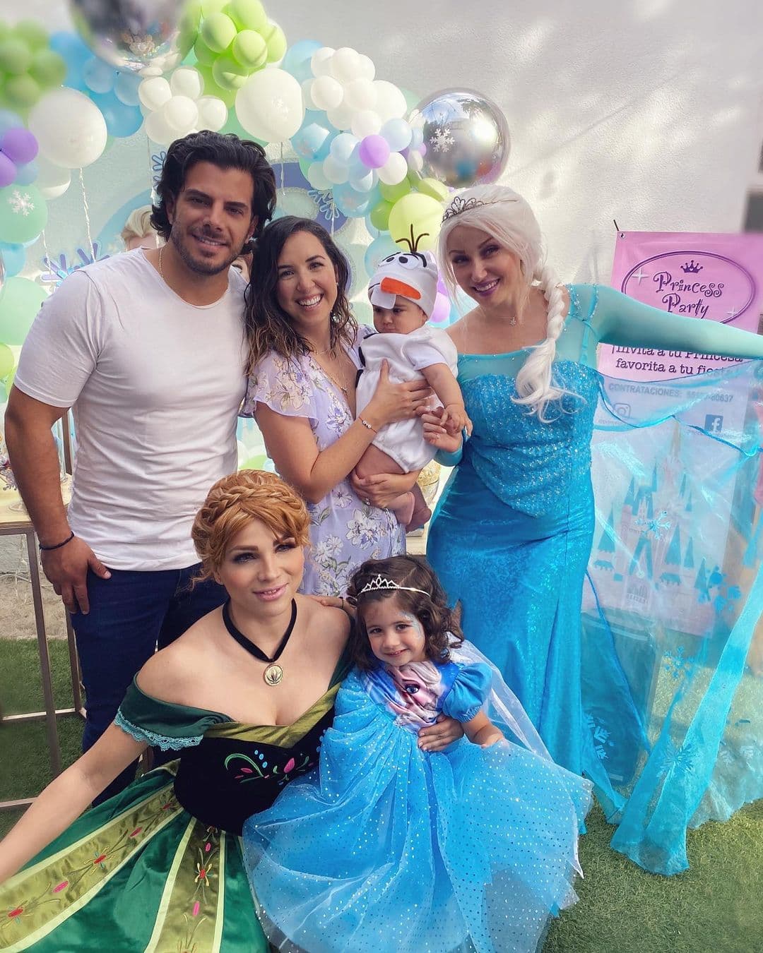 Fue a través de su cuenta oficial de Instagram que la actriz de ‘Soy tu Dueña’ compartió varias imágenes en las que destacó que la celebración fue con temática de los personajes de ‘Anna’ y ‘Elsa’, princesas de la cinta ‘Frozen’.