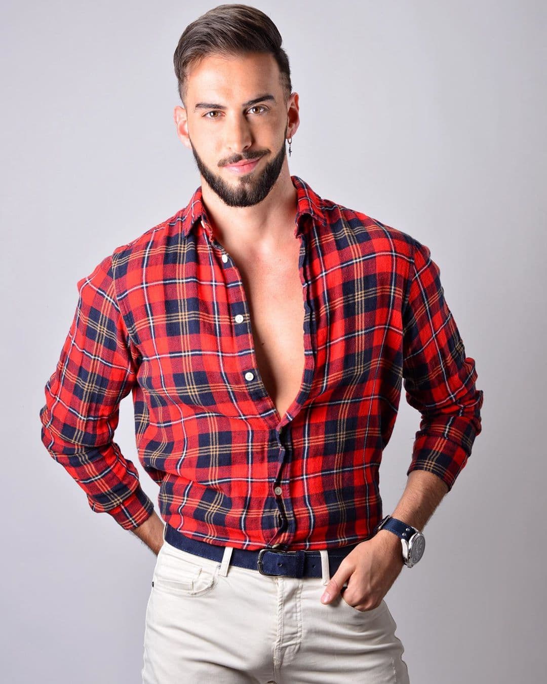 A días de comprometerse, Roberto Carlo da positivo a coronavirus: ‘De los peores días de mi vida’