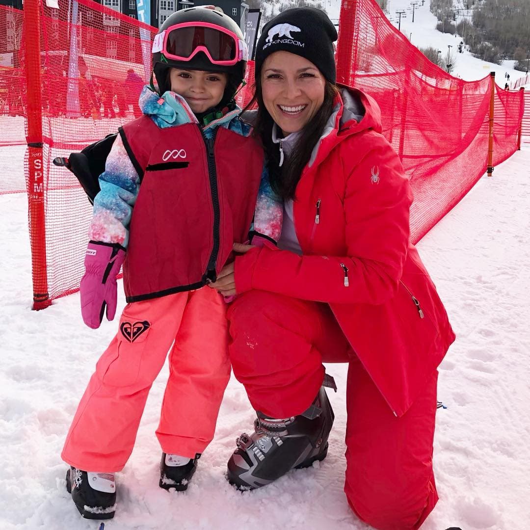 La pequeña Aitana disfrutó mucho su experiencia en la nieve.