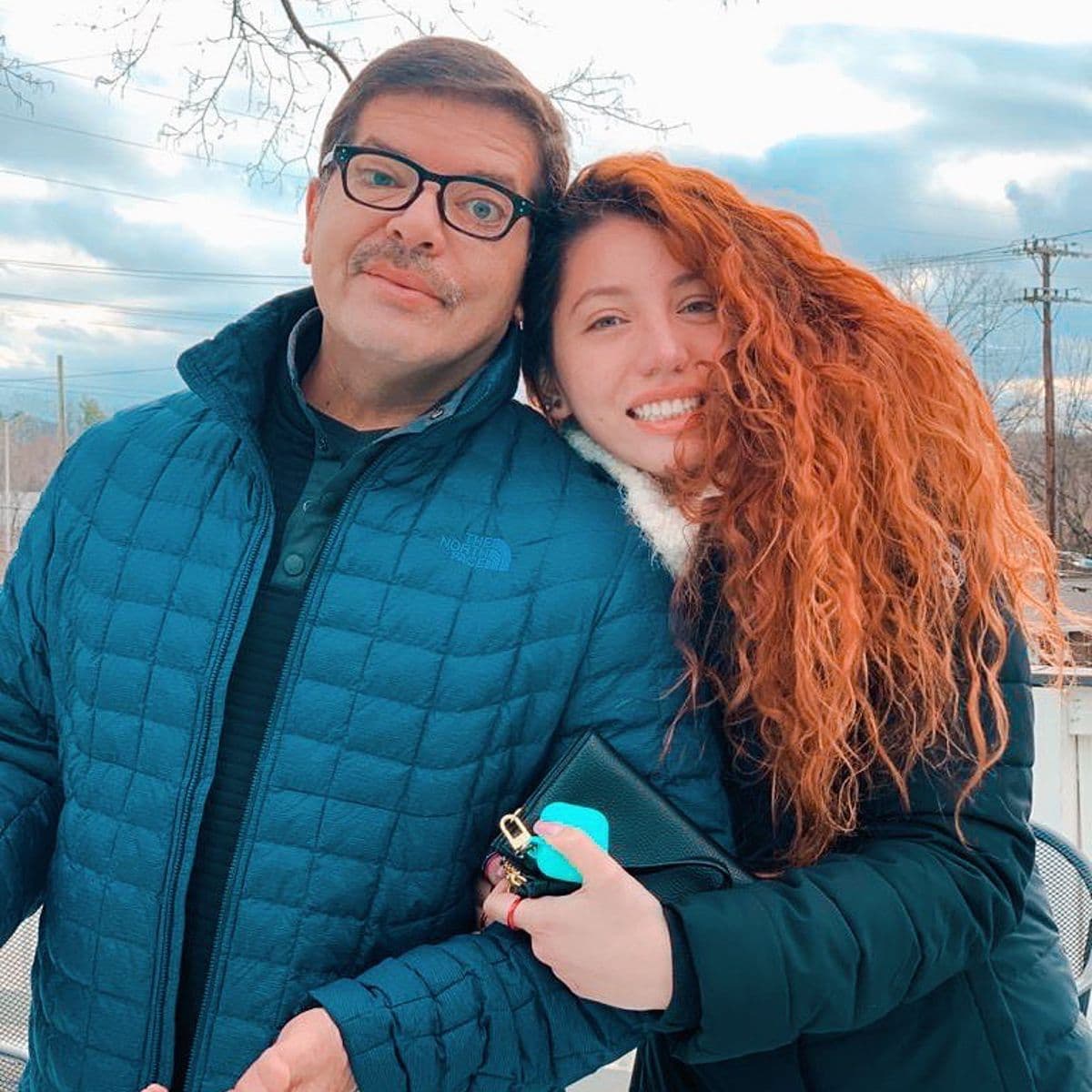 El comediante se conmovió por el gran paso que dio su hija, que también es actriz.