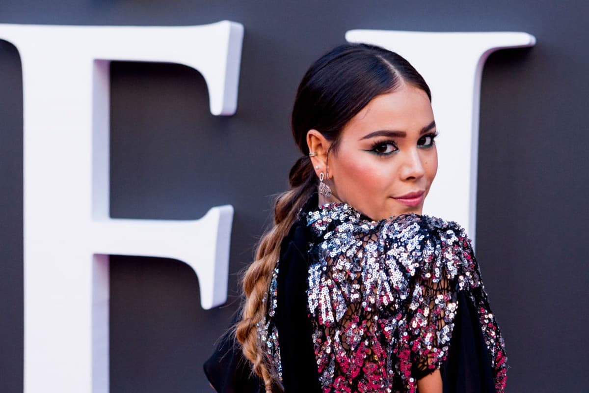 Danna Paola revela que integrante de su familia está hospitalizado.