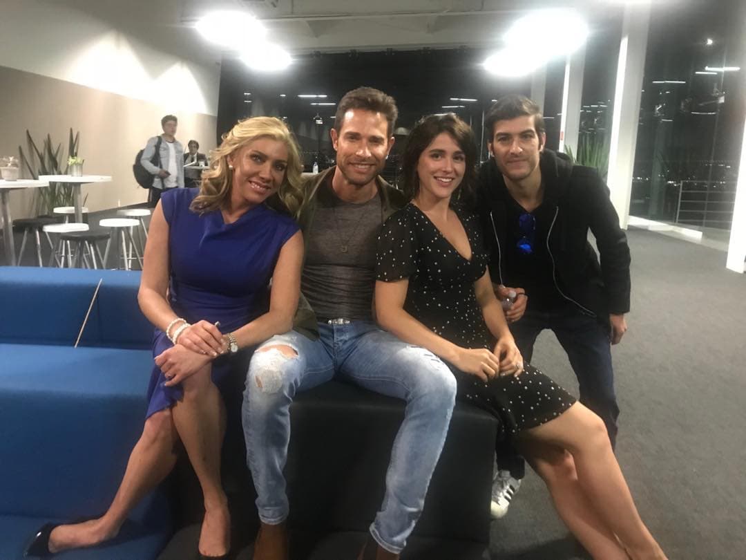 Actualmente, Cynthia Klitbo da vida a "Dora" en "El Dragón", serie donde comparte créditos con Sebastián Rulli, Cassandra Sánchez Navarro y Juan Pablo Gil y que puedes disfrutar de lunes a viernes a las 9:30 pm con Las Estrellas.