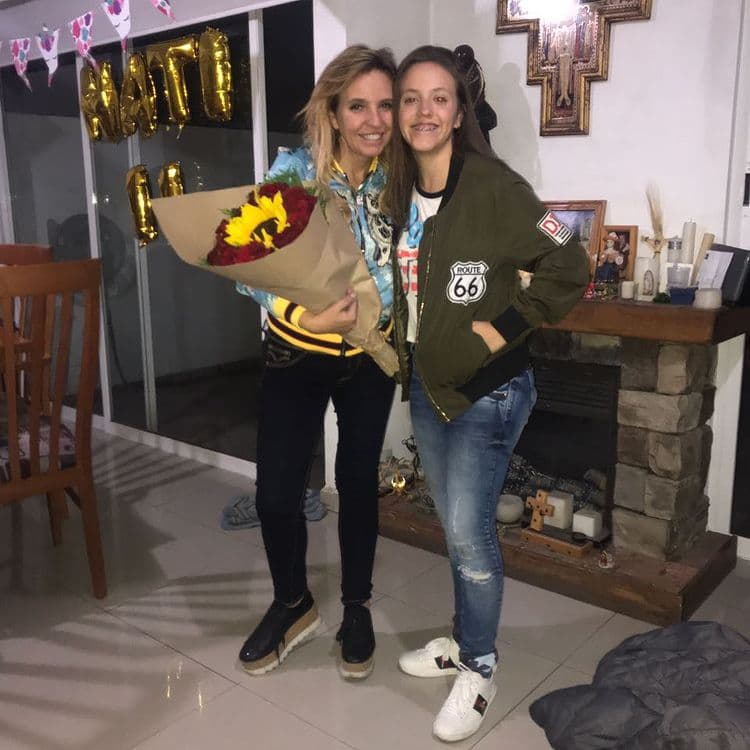 Incluso, hace unas semanas su mamá recordó que se casó con el papá de su primogénita por Magda Rodríguez. “Estábamos en la casa, yo no me pongo a brincar y me dice ‘¿por qué no brincas hoy? Tienes ojos de embarazada’, le digo ‘sí estoy embarazada’. Se me salen las lágrimas, llega mi papá y le dice ‘es que Andrea se va a casar’, decimos casarnos”, relató a Mara Patricia Castañeda.