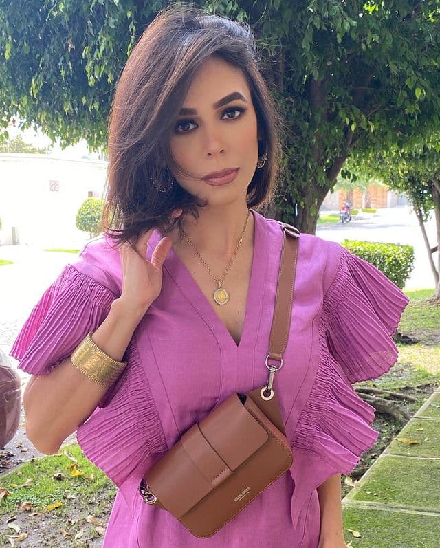 Biby Gaytán queda con la boca abierta al ver cómo luce su cara con filtro