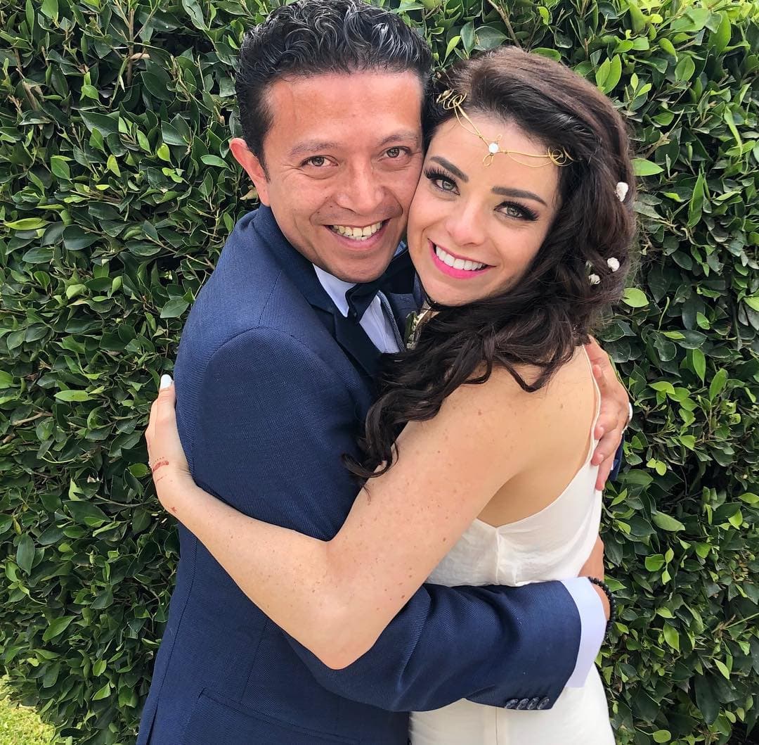 “Mi esposo y yo somos amigos hace 11 años o más, yo lo conocí en un casino… Entonces mi novio, de ese momento, no tenía teléfono y me dijo ‘apunta el teléfono de Raulito para que nos enseñe a jugar’”, detalló.