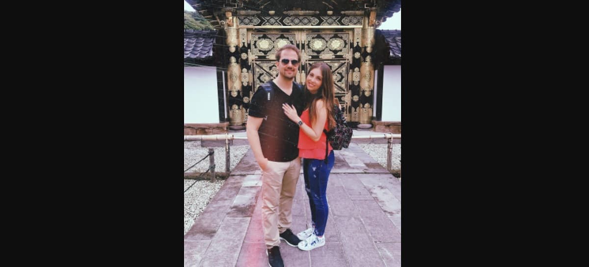 Desde hace siete años, Gloria Aura sostiene una relación amorosa con Pablo Calasso, a quien presume constantemente en redes sociales.