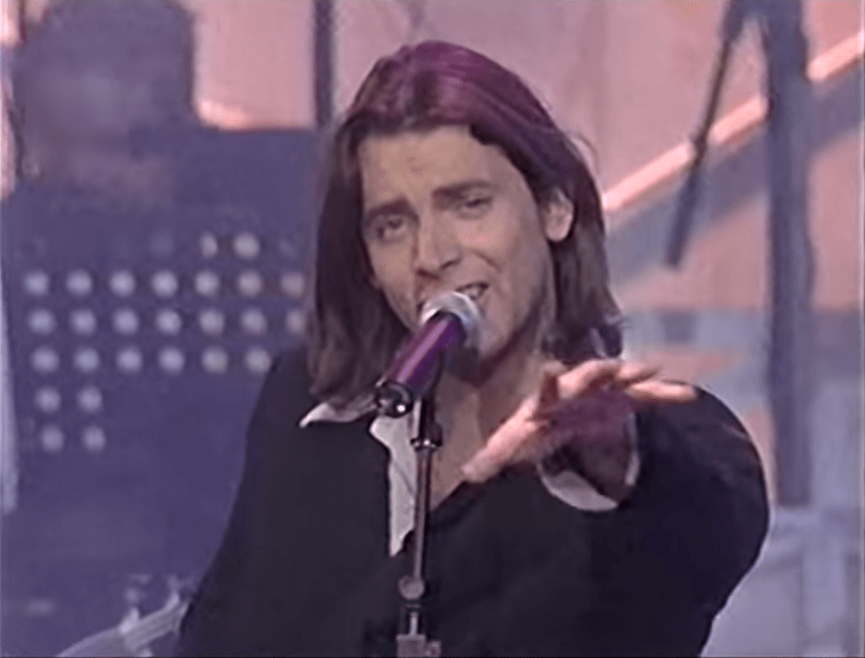 Aunque Patricio Borghetti inició su carrera como modelo y actor desde muy joven en su natal Argentina, fue hasta que interpretó a Axel Harris que tuvo su primera oportunidad en México.