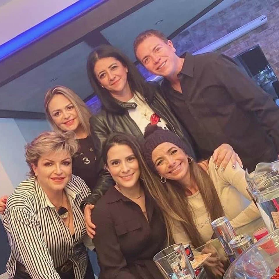 Fue a través de la cuenta de Instagram de una de sus amigas, de nombre María, que la cantante acabó con los rumores sobre su estado de salud y dejó claro que está mejor que nunca.