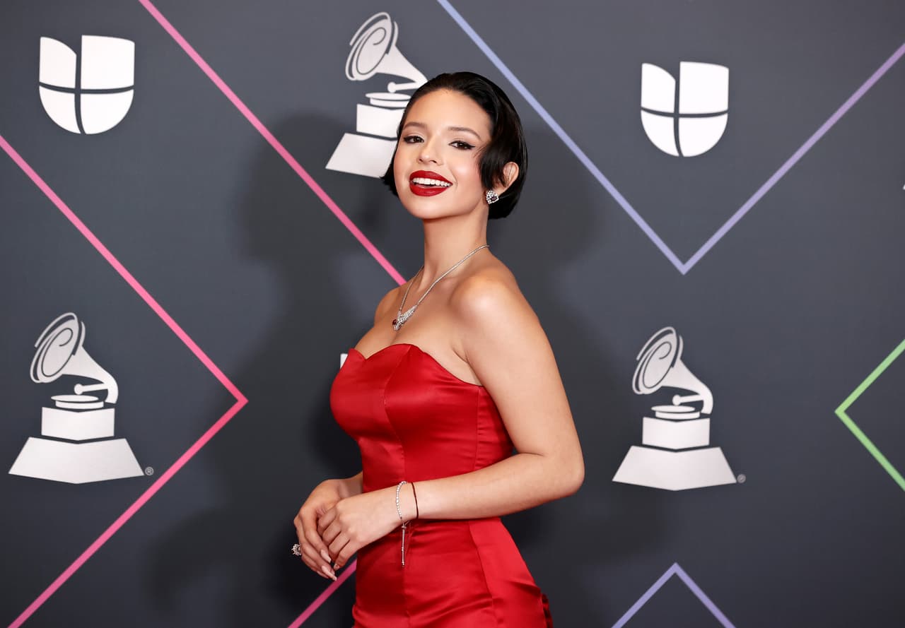 ¿Ángela Aguilar inventa un nuevo verbo? Así felicitó a su esposo Christian Nodal en su cumpleaños