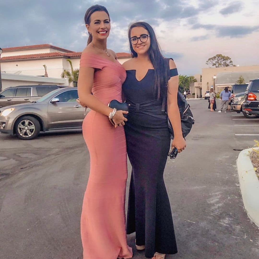 Cecilia Galliano siempre ha destacado que su mejor faceta es la de mamá. La conductora se convirtió en madre a los 18 años tras el nacimiento de su hija Valentina, quien heredó su belleza.