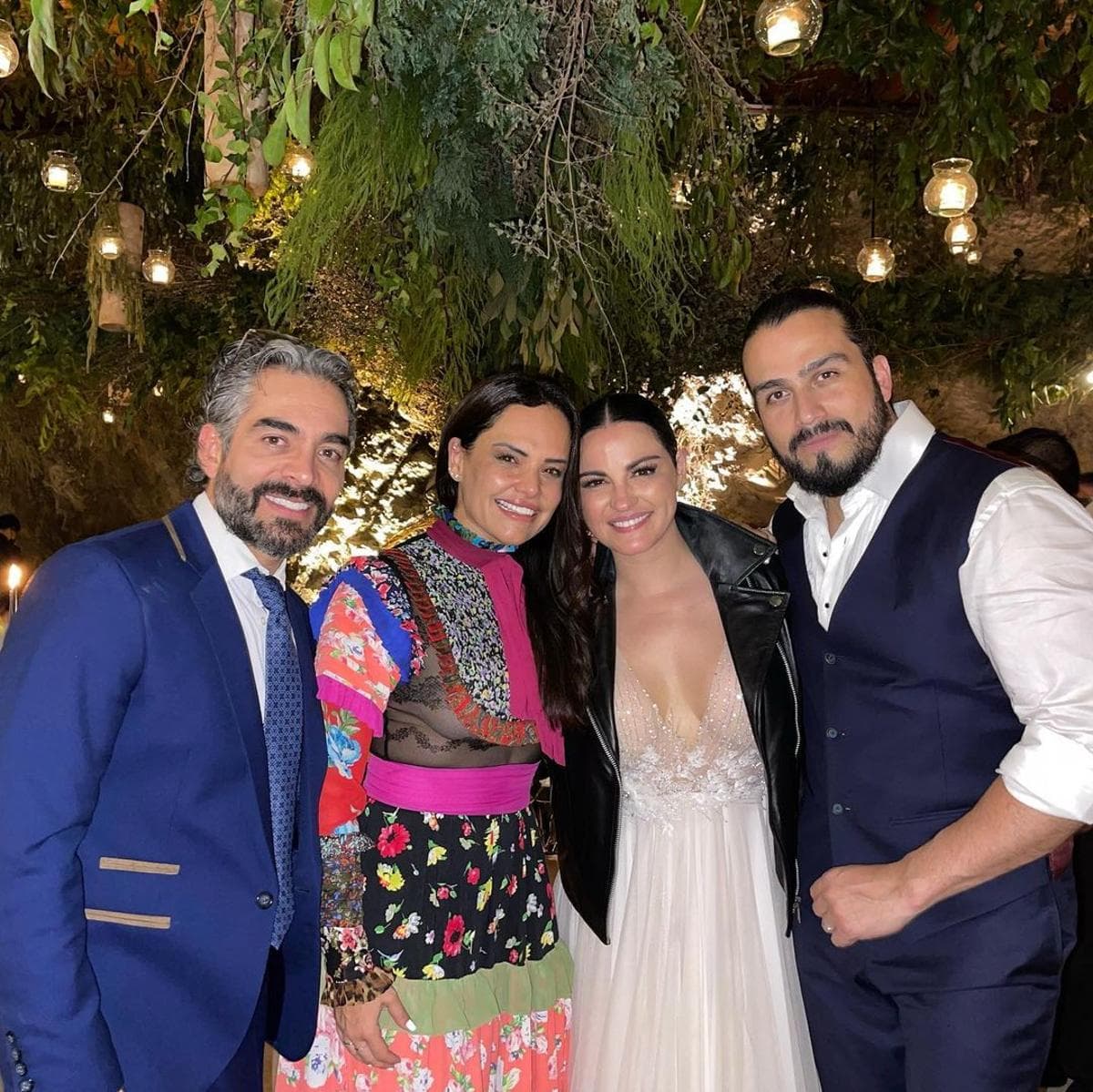 Maite Perroni lució un cuarto vestido de novia, un outfit de la diseñadora israelí Liz Martínez