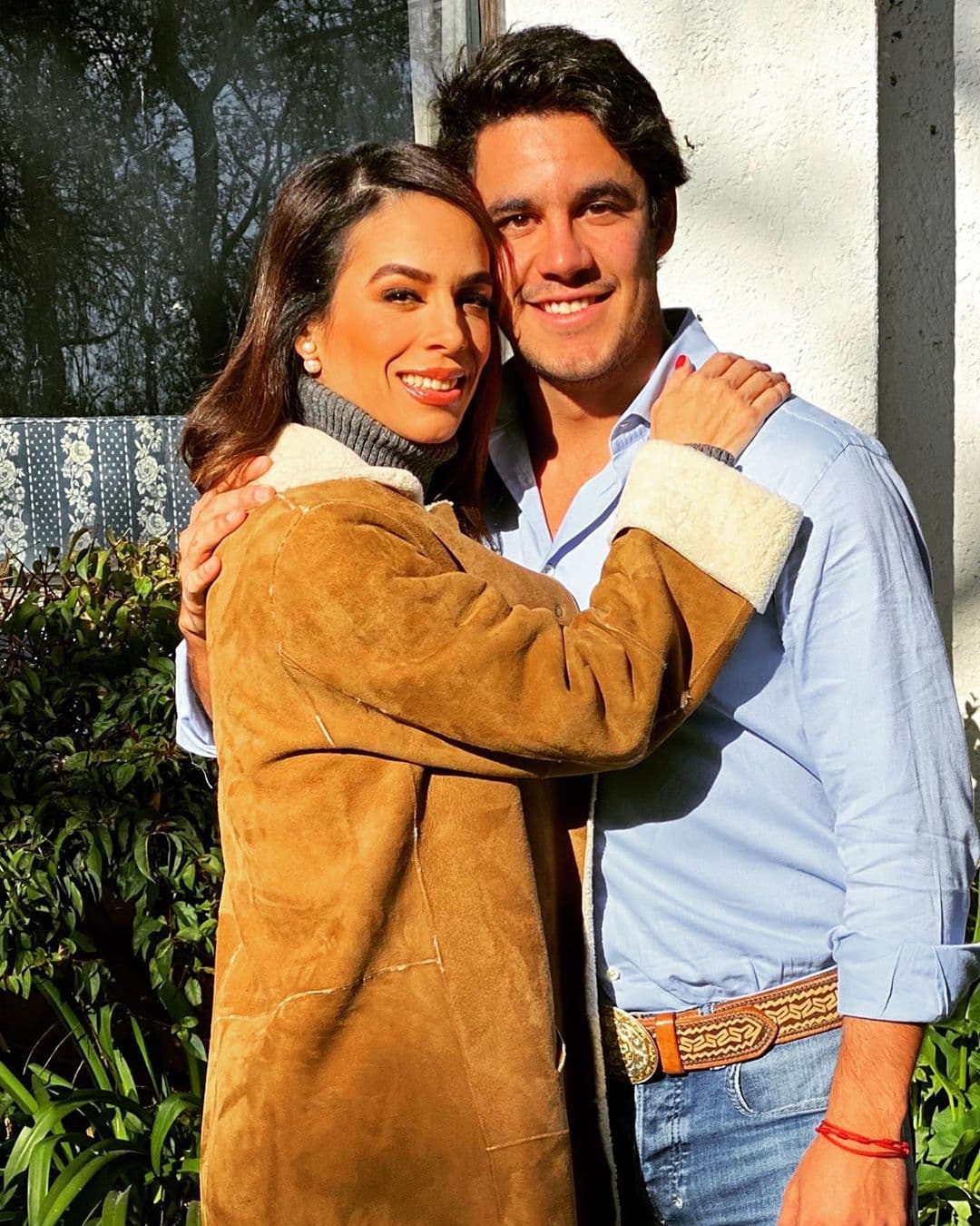 Eduardo Jr., es el primer hijo de Biby Gaytán y Eduardo Capetillo, quienes desde 1994 forman uno de los matrimonios más sólidos del mundo del espectáculo.