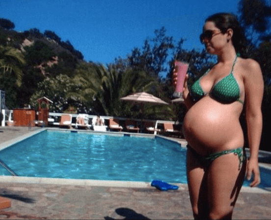 Las imágene que compartió la sobrina de Thalía fueron con motivo del Día de las madres, el pasado domingo 10 de mayo. "Gracias a mis hijos por haber expandido mi corazón, porque son mis maestros para que cada día quiera yo ser una mejor persona. Es el viaje más maravilloso y aterrador de esta tierra", escribió.