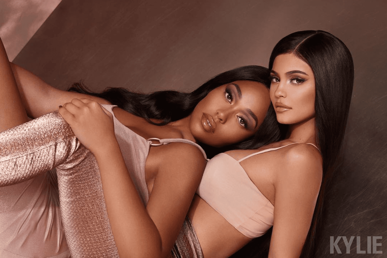 Khloé Kardashian anunció la separación definitiva de su esposo, Tristan Thompson, el martes 19 de febrero de 2019, después de que surgieron rumores de que el jugador profesional de basquetbol la había engañado el fin de semana con la mejor amiga de Kylie Jenner, Jordyn Woods.