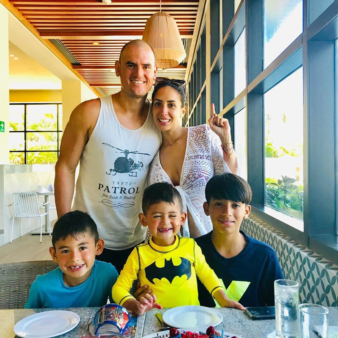 Su esposo Jorge Cantú le dedicó un mensaje en Instagram: "Celebro tu vida mi niña hermosa !! 🎈🎊🎉🎁 haces que nuestras vidas esten llenas de amor todos los dias ! Eres una persona de grandes virtudes, que el exito y la union familiar sean tus mas grandes regalos siempre ! Te amamosssss !!!"