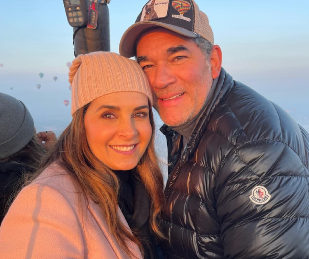 Mayrín Villanueva y Eduardo Santamarina festejan 14 años de amor con lujoso viaje