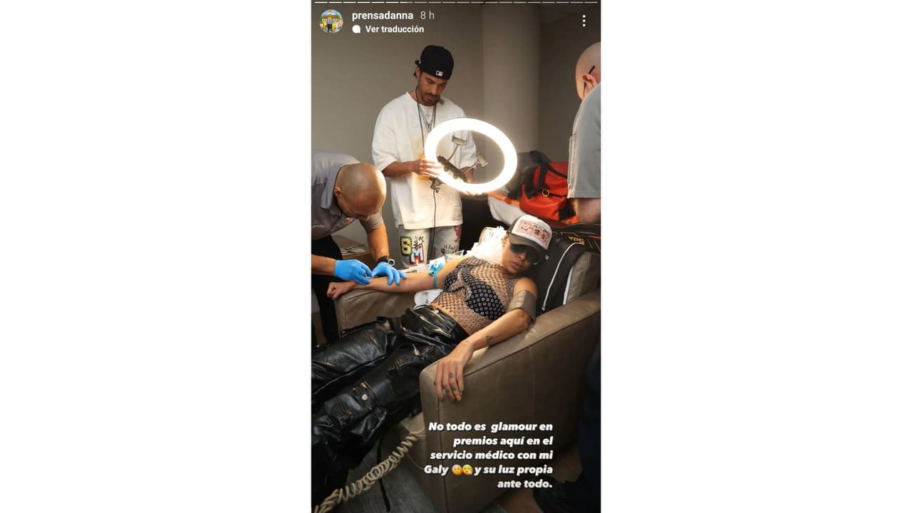 Galilea Montijo recibió atención médica antes de conducir Premio Lo Nuestro 2024.