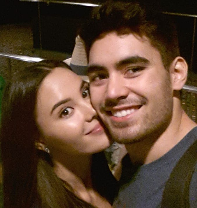 Desde hace cinco años, sostiene un noviazgo con el modelo filipino-germano Clint Bondad.