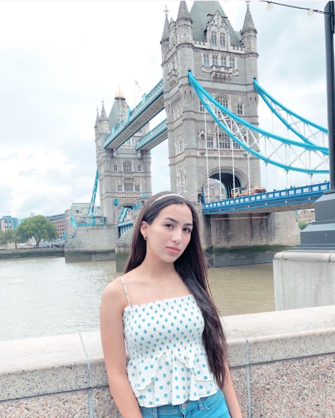 El Komander festejó los XV años de su hija Anahí, solo como él lo sabe hacer.