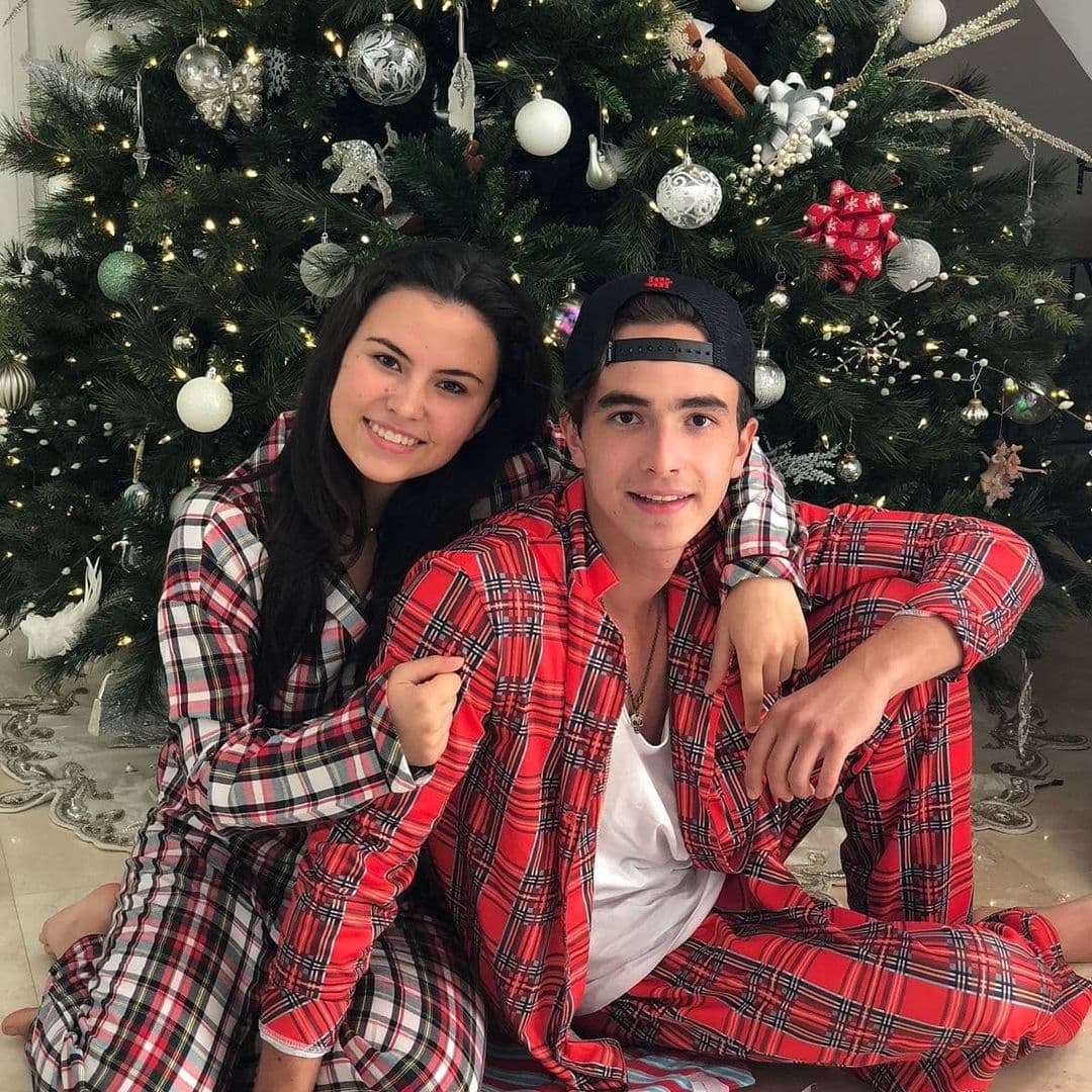 Antes de que Billy Rovzar formara una familia con la actriz, estuvo casado con Fernanda Gamboa, con quien procreó a los dos adolescentes.
