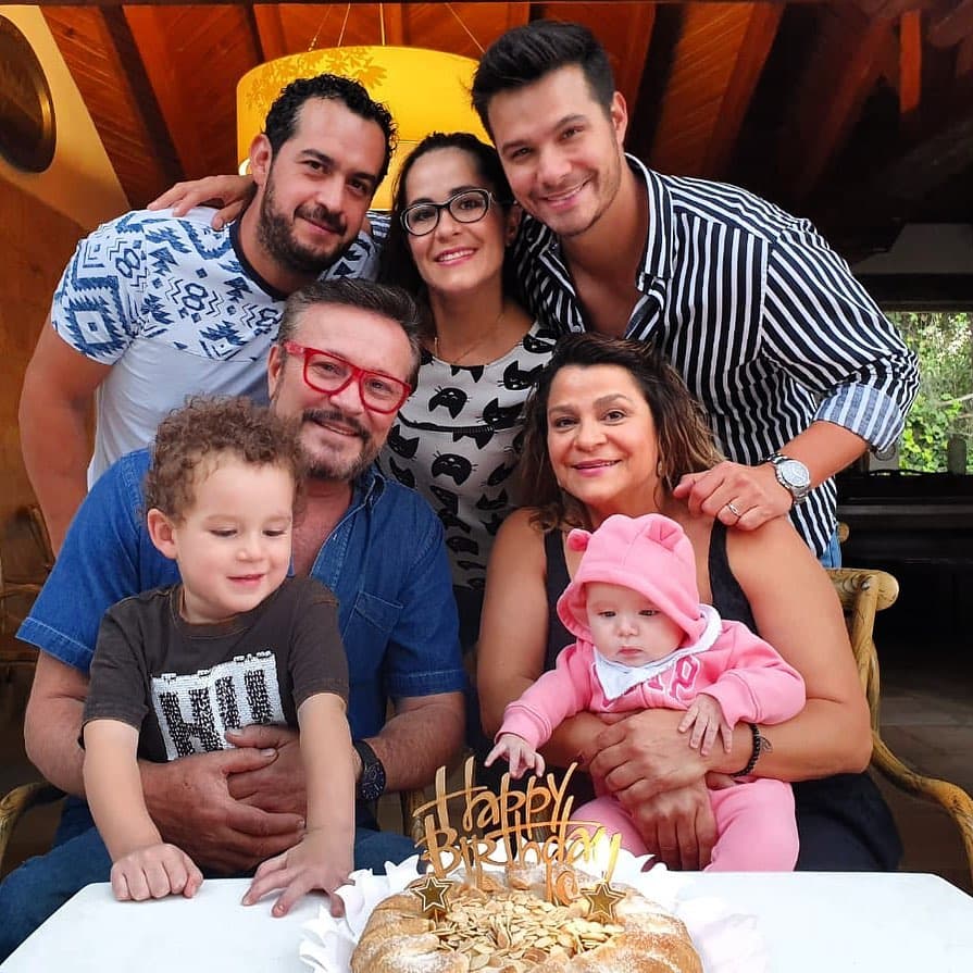 “Tuve pérdidas fuertes por este dichoso virus, por el Covid-19. Hubo parientes que sí se lograron recuperar y hubo otros que no (…) Dentro de estas pérdidas también mi matrimonio, este Covid arrastró con todo”, contó a la periodista Mara Patricia Castañeda.