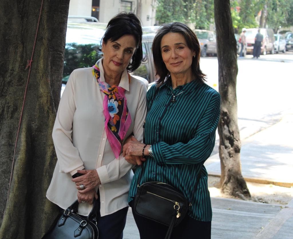 Helena Rojo y Nuria Bages serán unas peculiares hermanas en Juntos el corazón nunca se equivoca