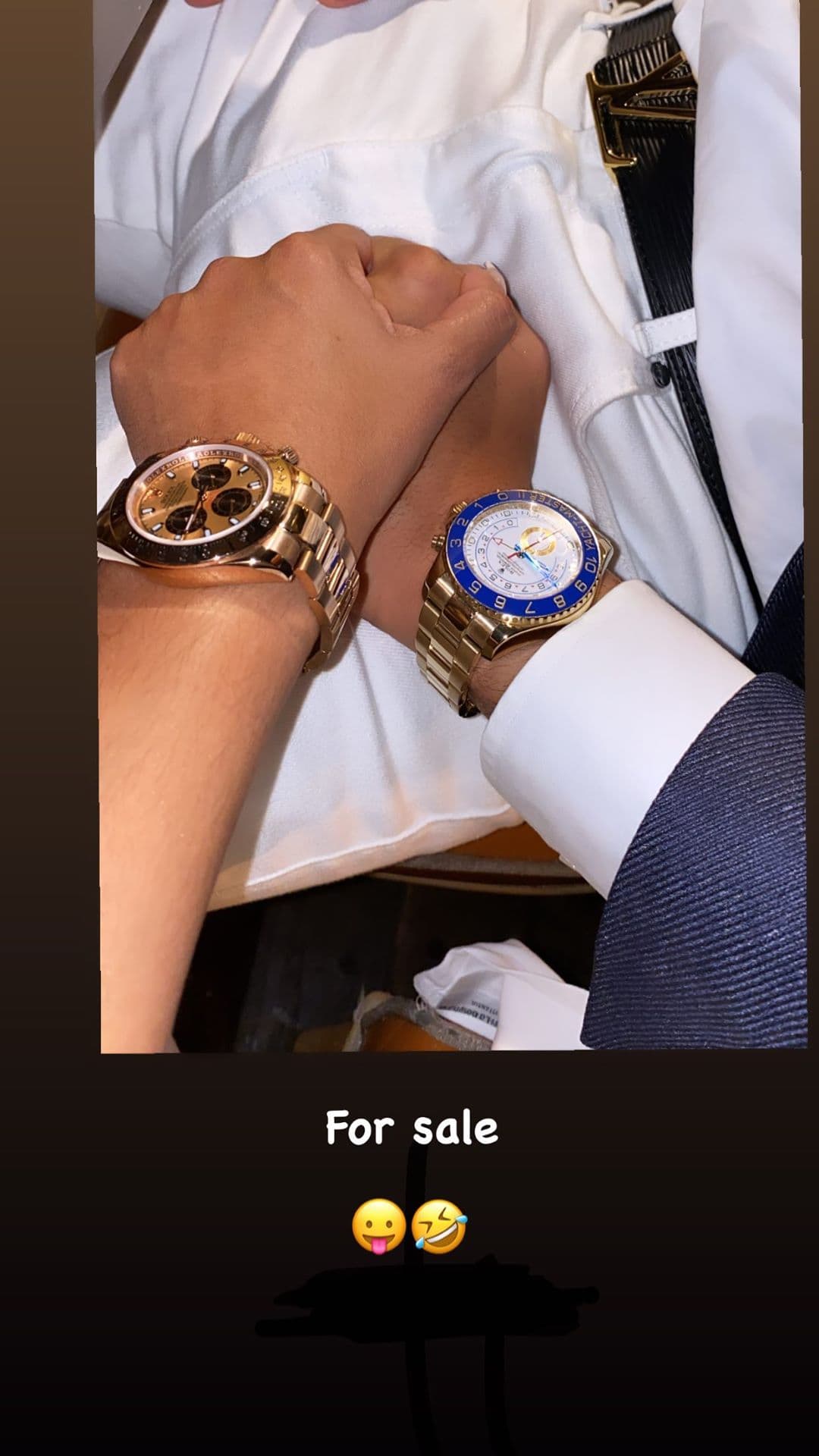 “En venta”, anotó junto a varios emojis riendo al pie de una imagen en la que presumió, junto a su novio, lujosos relojes. Mientras que en otra diapositiva agregó. “Que nada te quite la sonrisa... no le des gusto a quienes quieren verte mal. Cuenta tus bendiciones”.